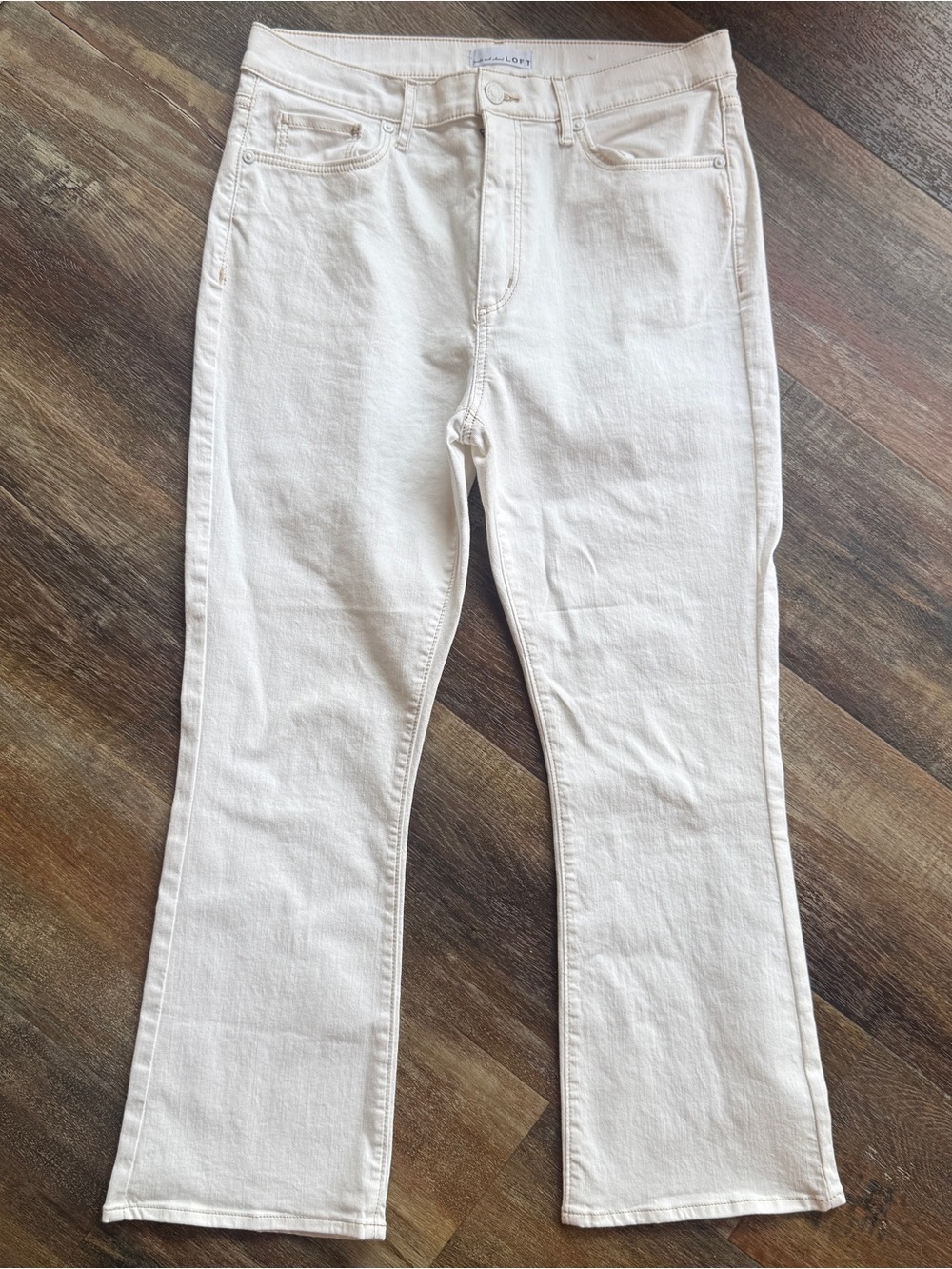 Loft Kick Crop White Jeans Size 8/29